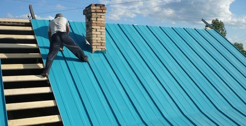 kak-pravilno-prikrychivat-profnastil-na-kryshu-5