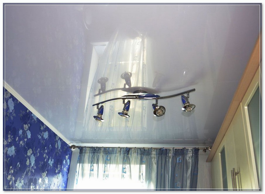 Преимущества глянцевых натяжных потолков