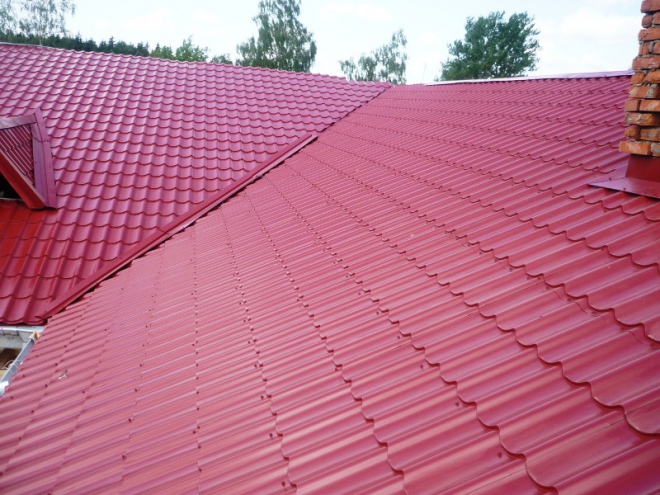 Разбираемся в видах металлочерепицы