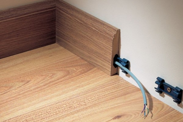 Как выбрать напольный плинтус?