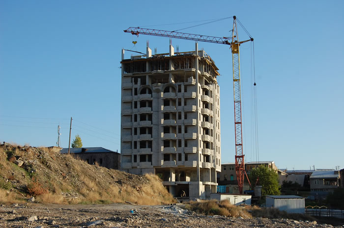 Объемы строительства в Армении продолжают сокращаться