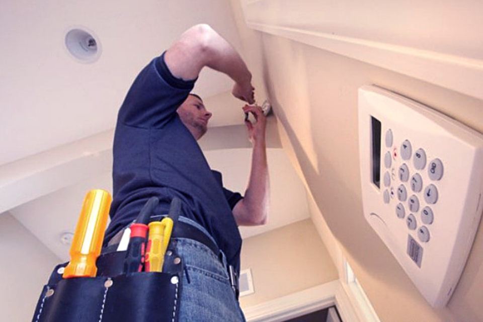 Как поставить дом на сигнализацию : как установить