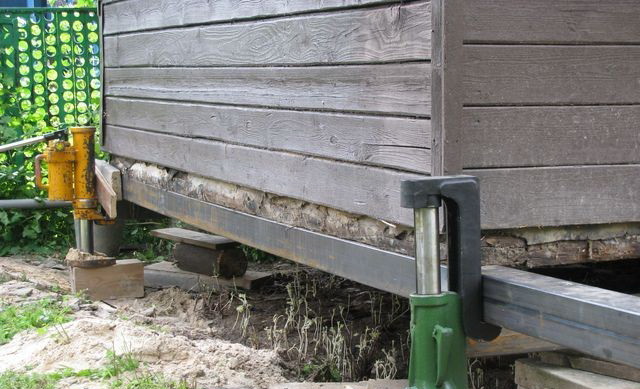 Ремонт фундамента дачного дома