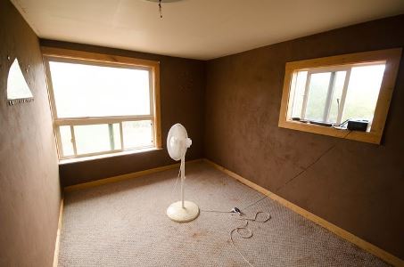 Как шпаклевать глиняные стены?