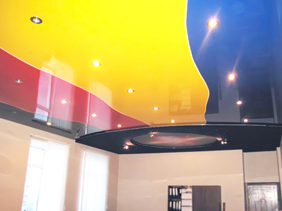 Преимущества натяжных потолков