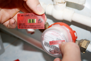 Принцип работы антимагнитных наклеек на счетчиках