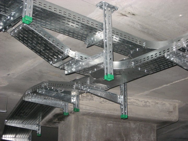 Для чего нужен кабельный лоток?